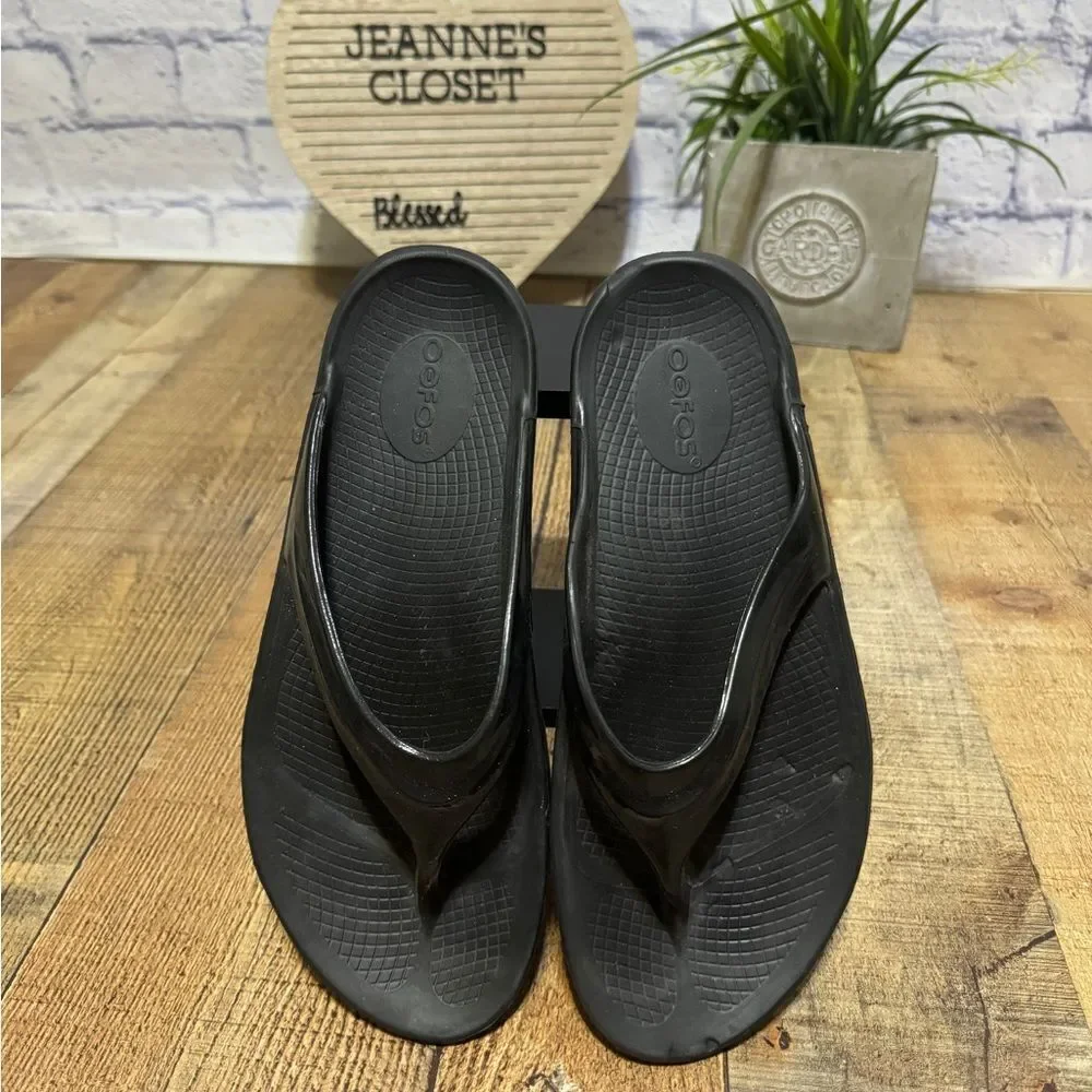 Oofos Sandals 10 Black Oolala Thong Comfort Slip On Recovery Walking Sandals